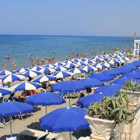 Hotel Residence La Darsena Agropoli Buitenkant foto