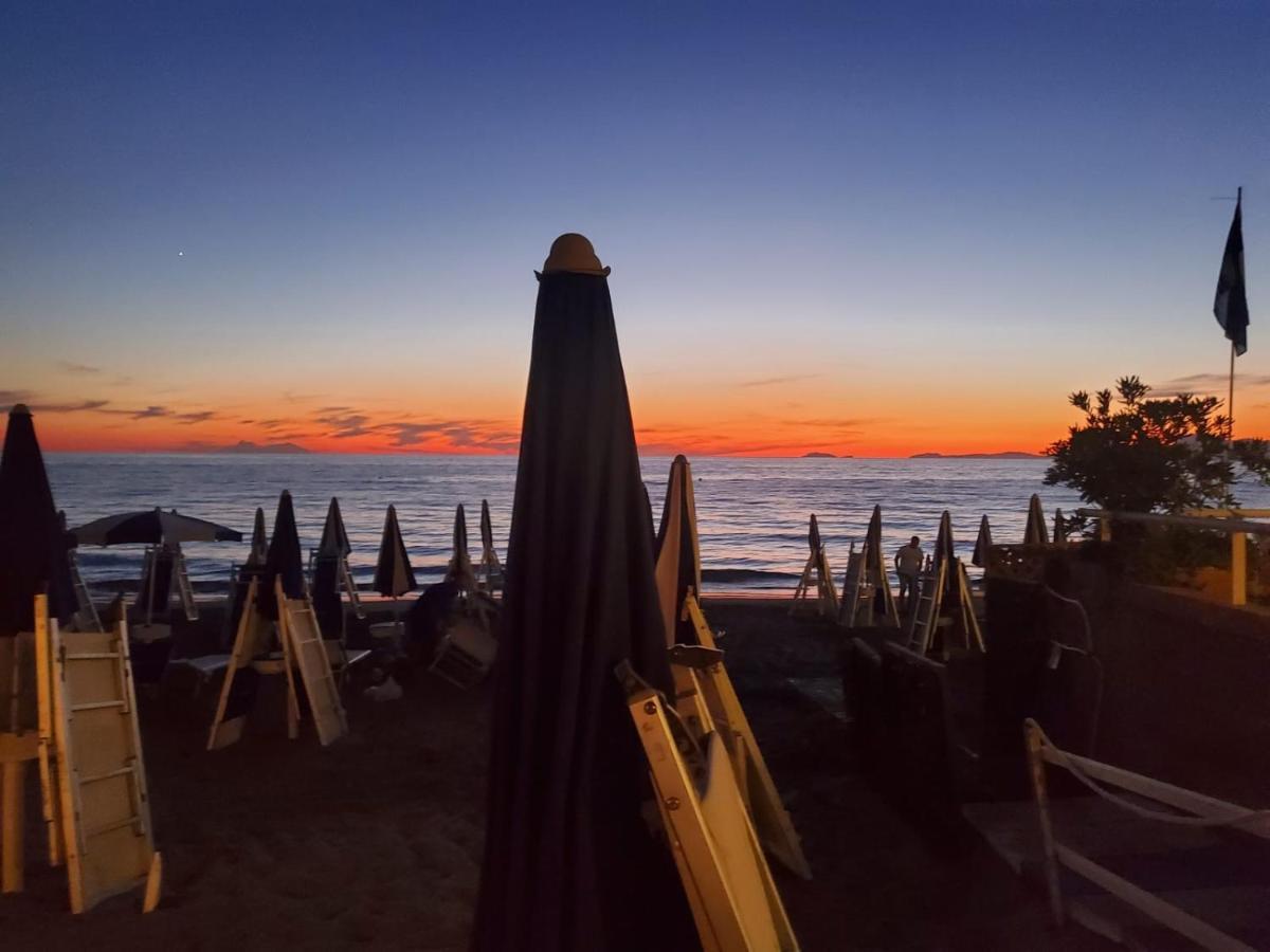 Hotel Residence La Darsena Agropoli Buitenkant foto