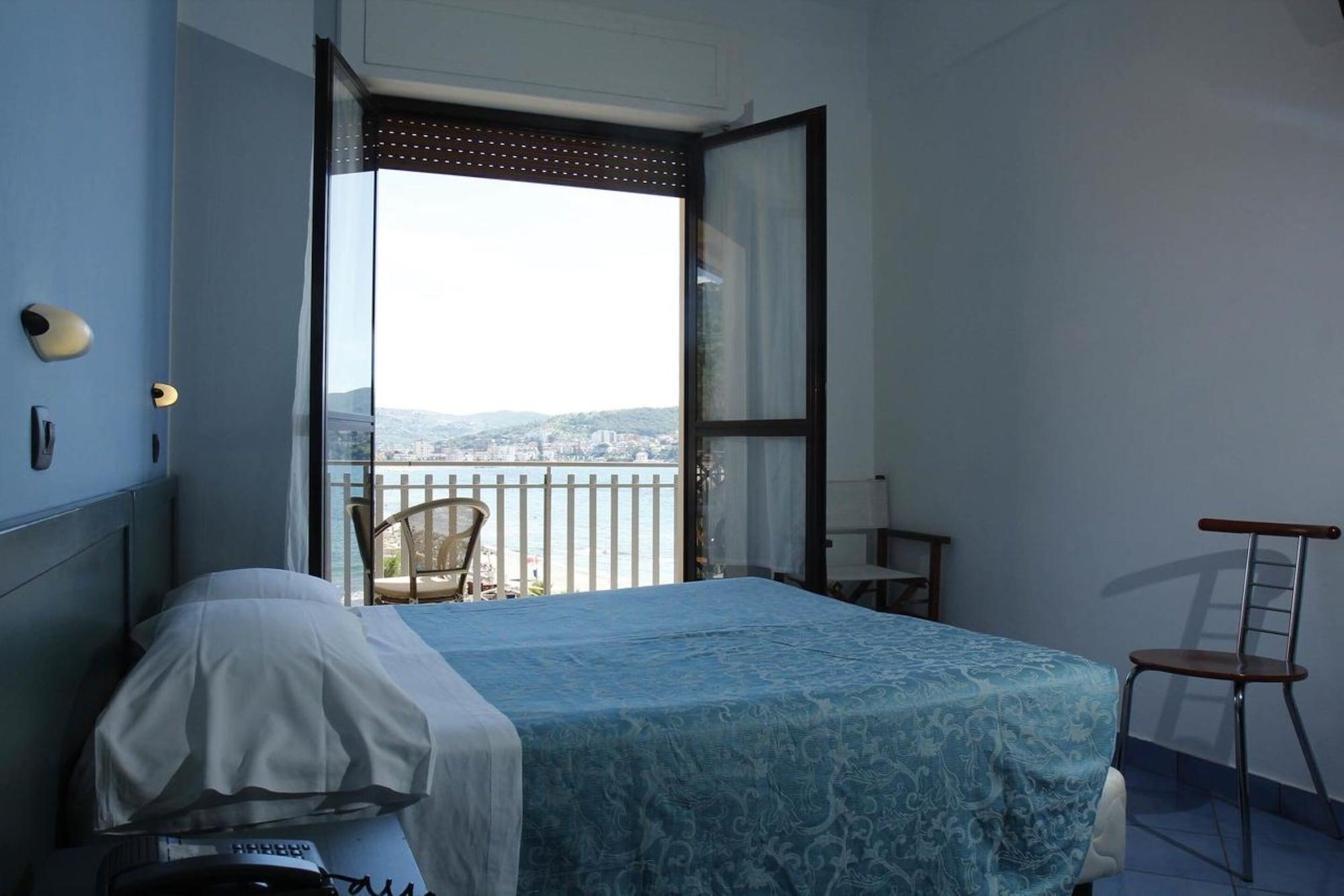 Hotel Residence La Darsena Agropoli Buitenkant foto