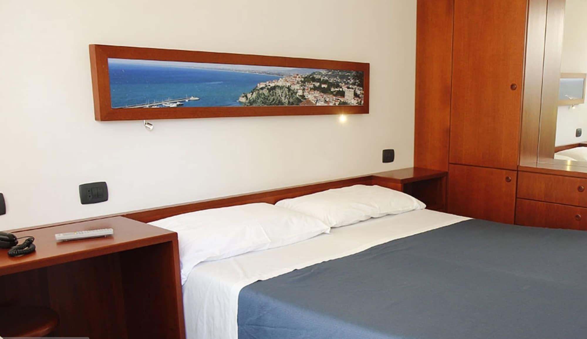 Hotel Residence La Darsena Agropoli Buitenkant foto