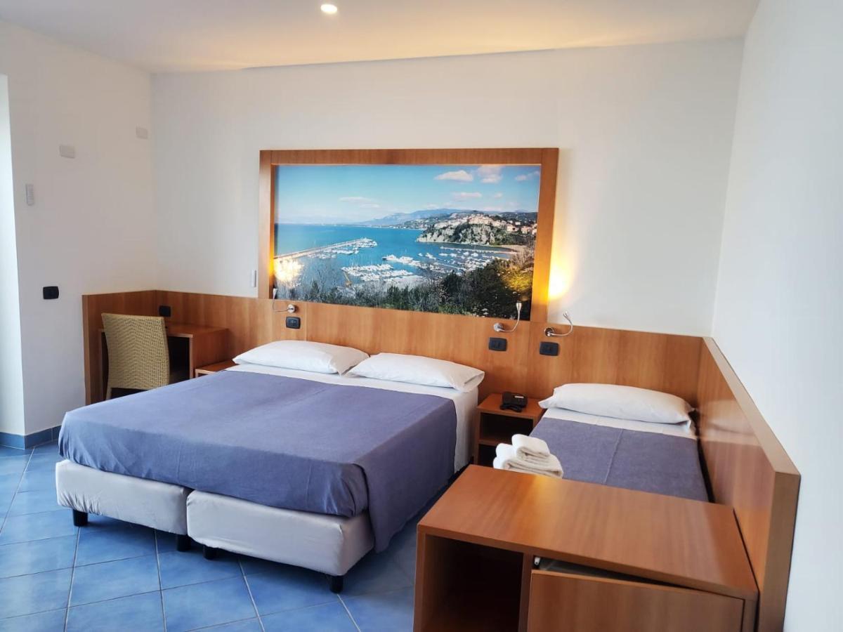 Hotel Residence La Darsena Agropoli Buitenkant foto