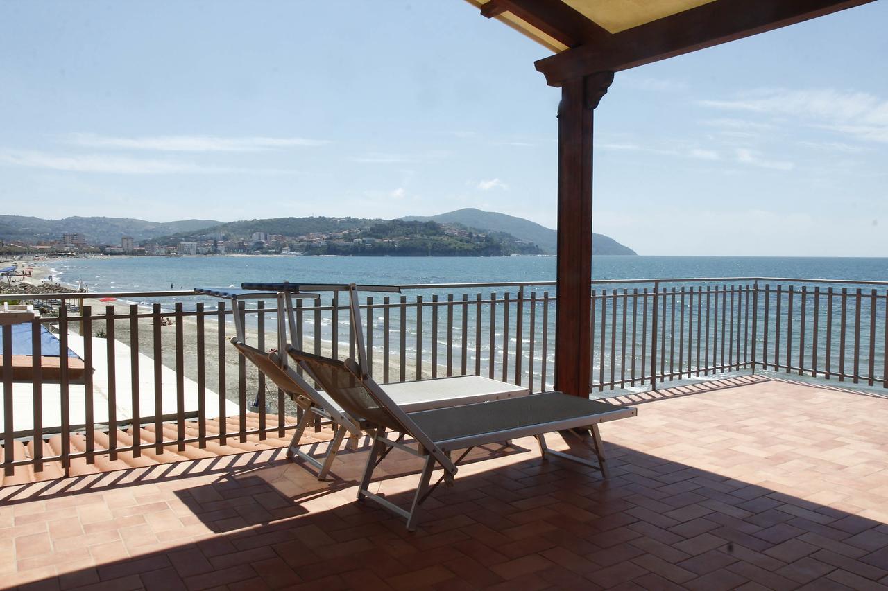 Hotel Residence La Darsena Agropoli Buitenkant foto