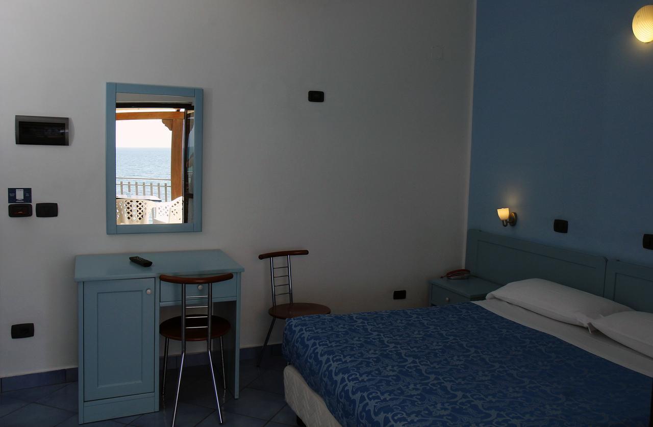 Hotel Residence La Darsena Agropoli Buitenkant foto