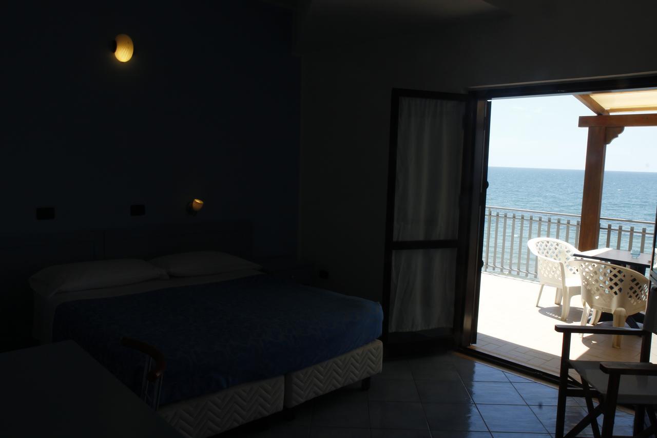 Hotel Residence La Darsena Agropoli Buitenkant foto